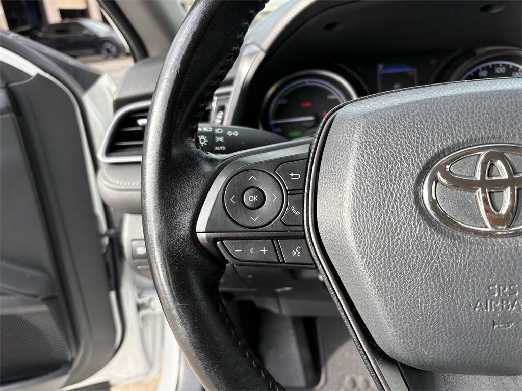 2022 Toyota Camry Hybrid SE