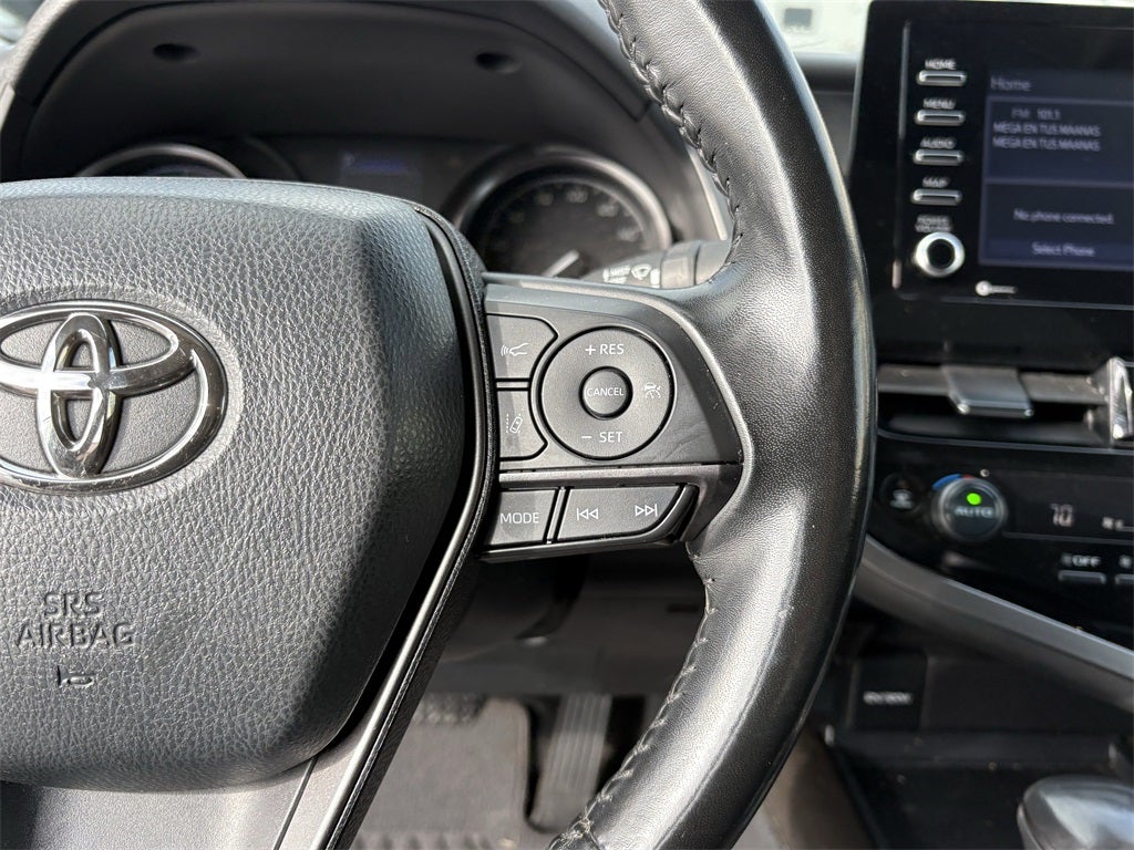 2022 Toyota Camry Hybrid SE