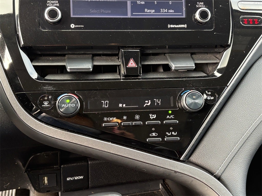 2022 Toyota Camry Hybrid SE