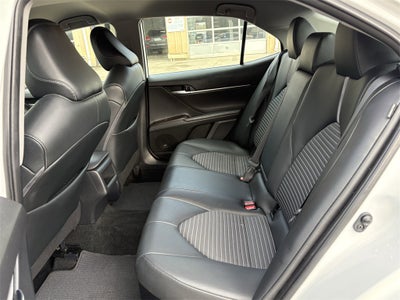 2022 Toyota Camry Hybrid SE