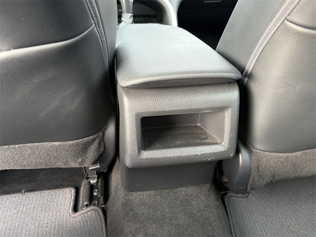 2022 Toyota Camry Hybrid SE