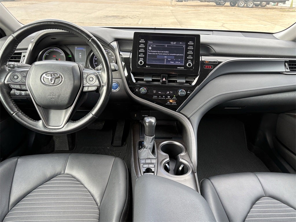 2022 Toyota Camry Hybrid SE