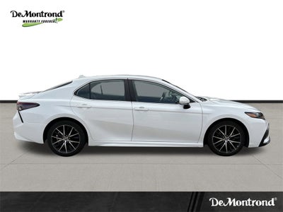 2022 Toyota Camry Hybrid SE