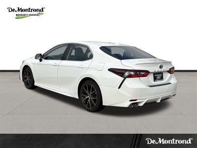 2022 Toyota Camry Hybrid SE