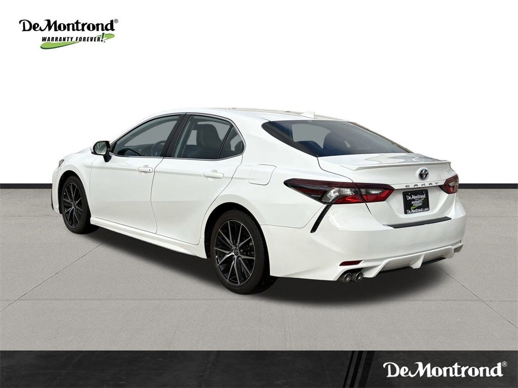 2022 Toyota Camry Hybrid SE