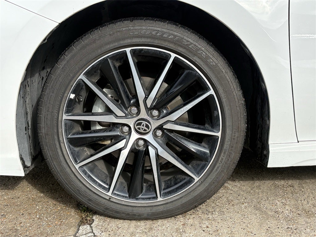 2022 Toyota Camry Hybrid SE