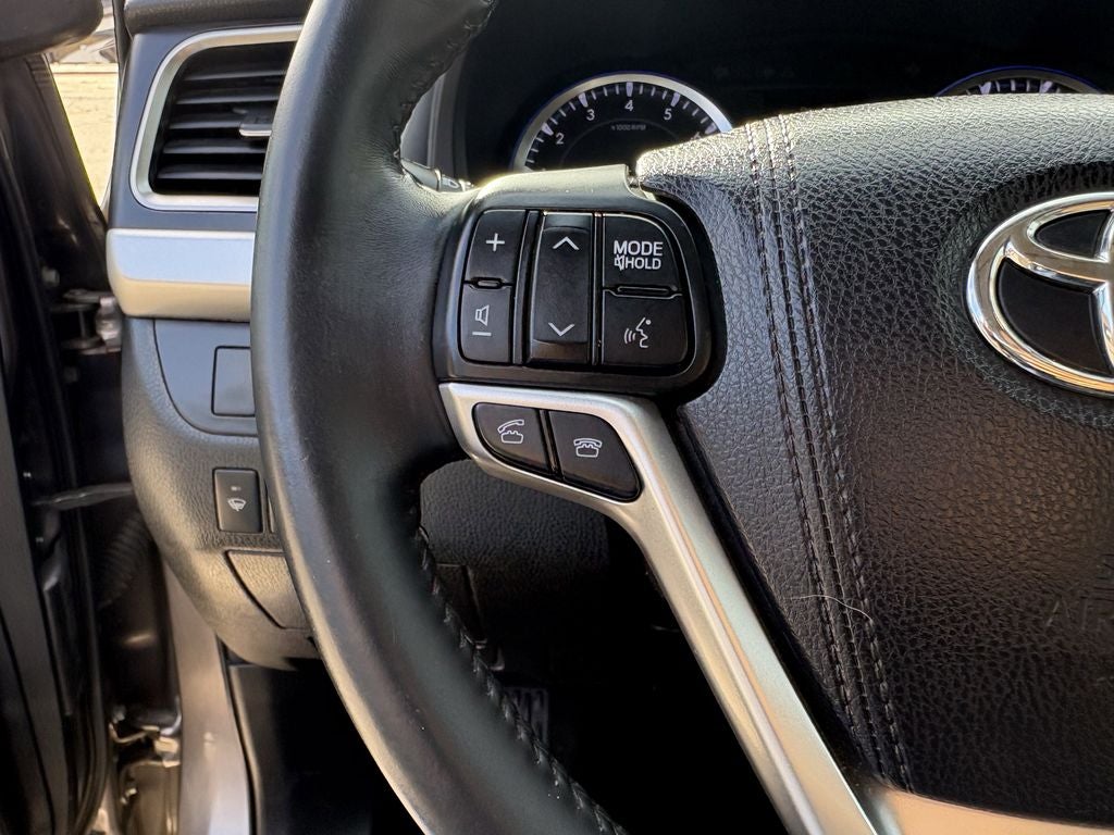 2016 Toyota Highlander XLE V6
