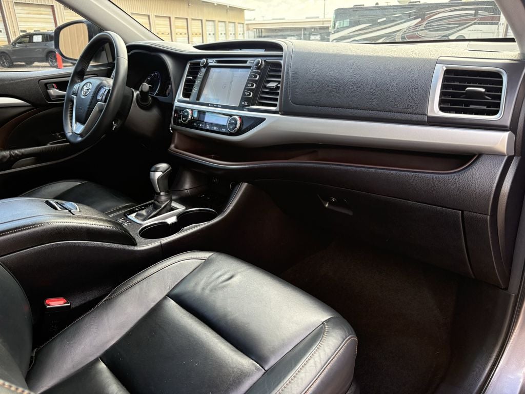 2016 Toyota Highlander XLE V6