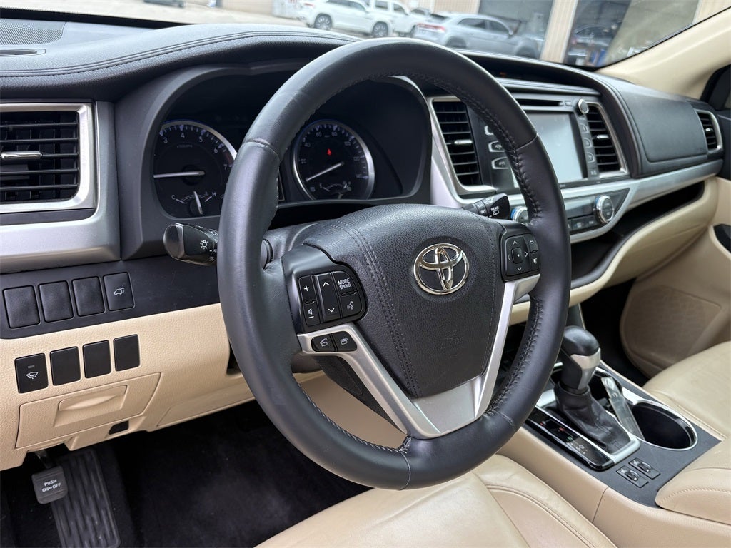 2016 Toyota Highlander XLE V6