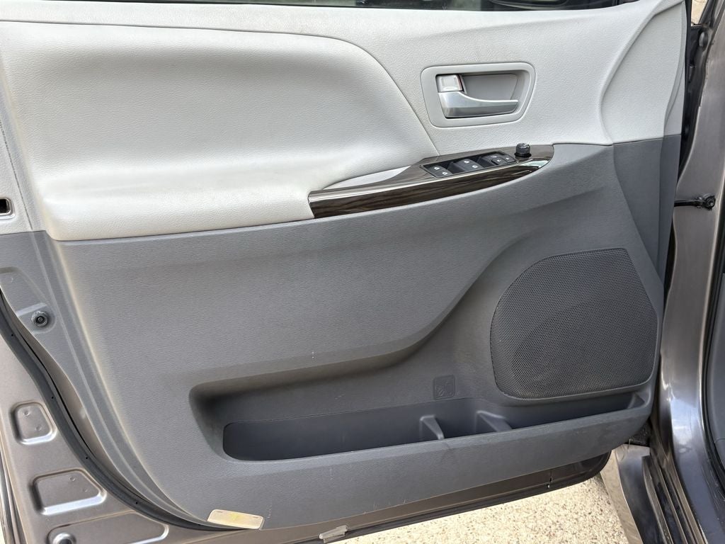 2019 Toyota Sienna XLE 8 Passenger