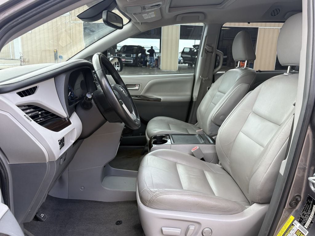 2019 Toyota Sienna XLE 8 Passenger