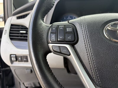 2019 Toyota Sienna XLE 8 Passenger