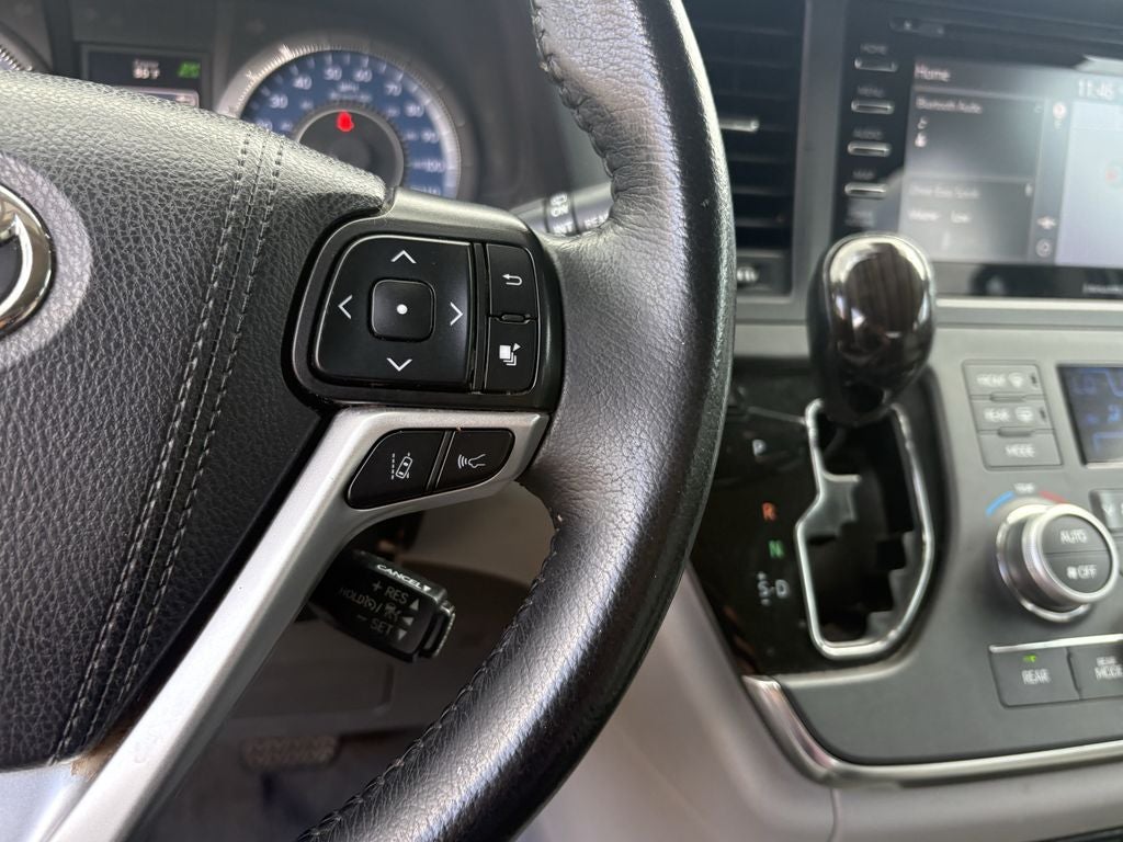 2019 Toyota Sienna XLE 8 Passenger