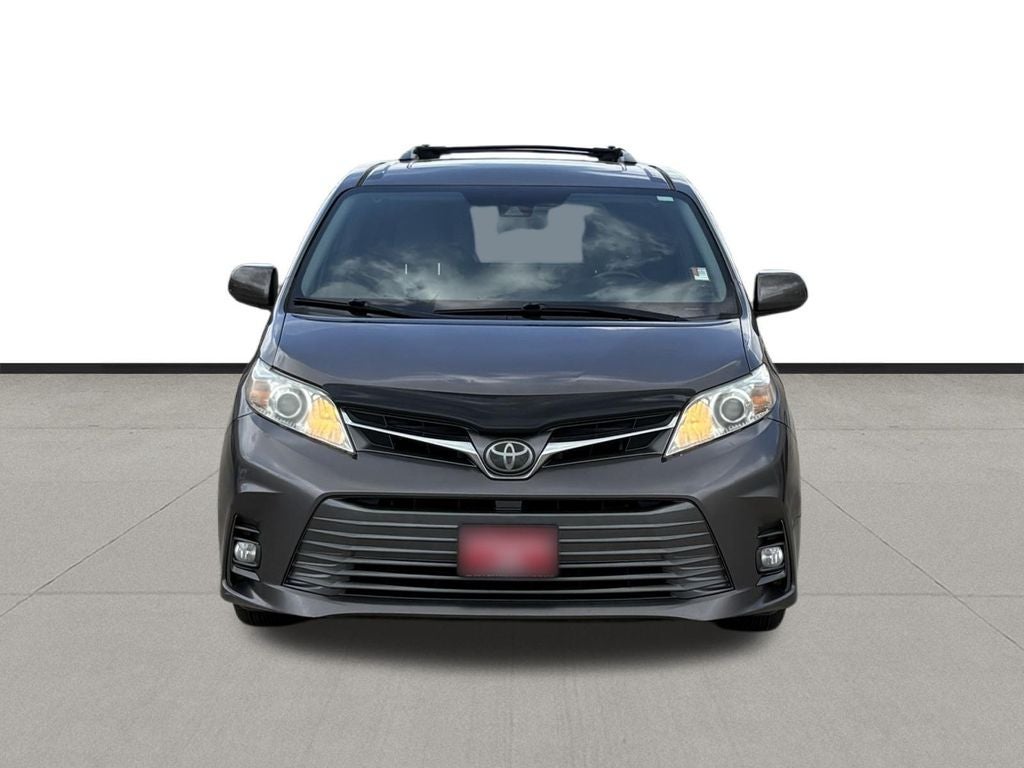 2019 Toyota Sienna XLE 8 Passenger