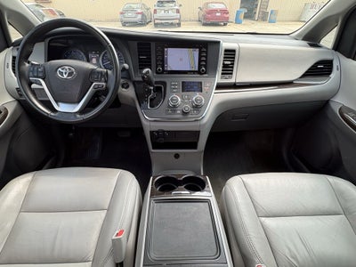 2019 Toyota Sienna XLE 8 Passenger