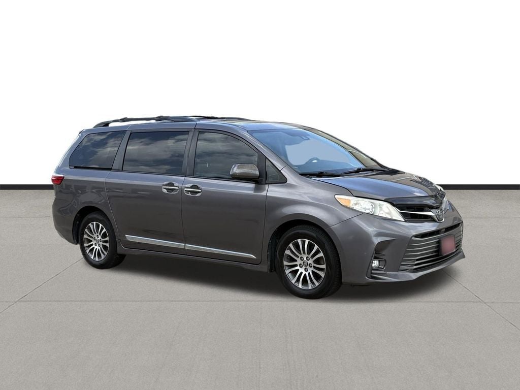 2019 Toyota Sienna XLE 8 Passenger