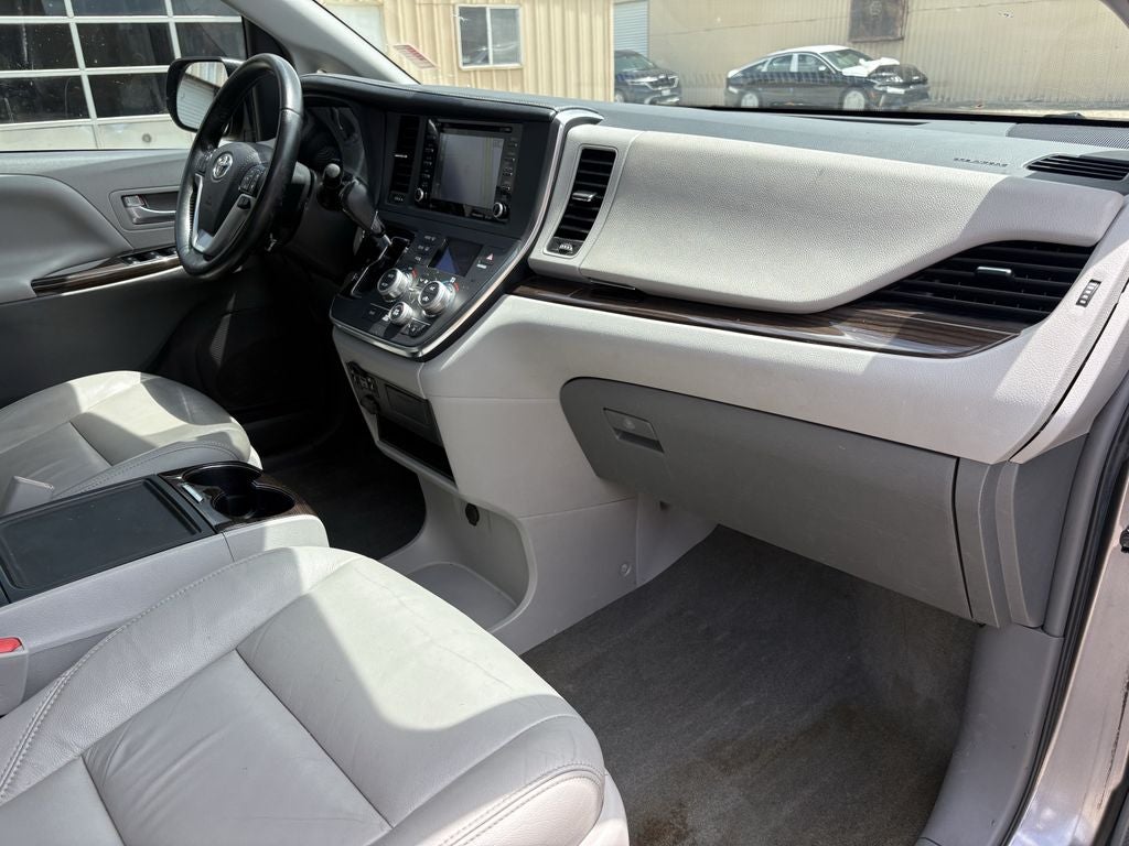2019 Toyota Sienna XLE 8 Passenger