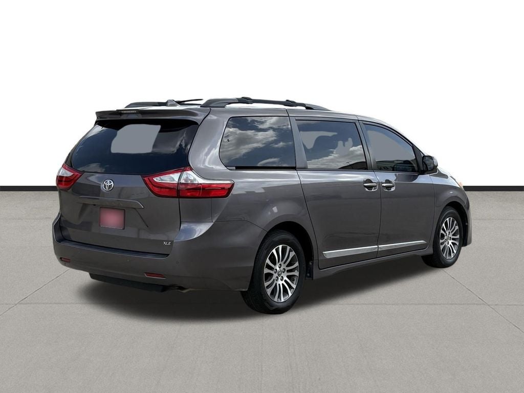 2019 Toyota Sienna XLE 8 Passenger