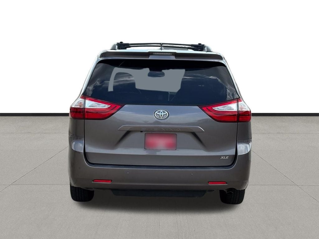 2019 Toyota Sienna XLE 8 Passenger