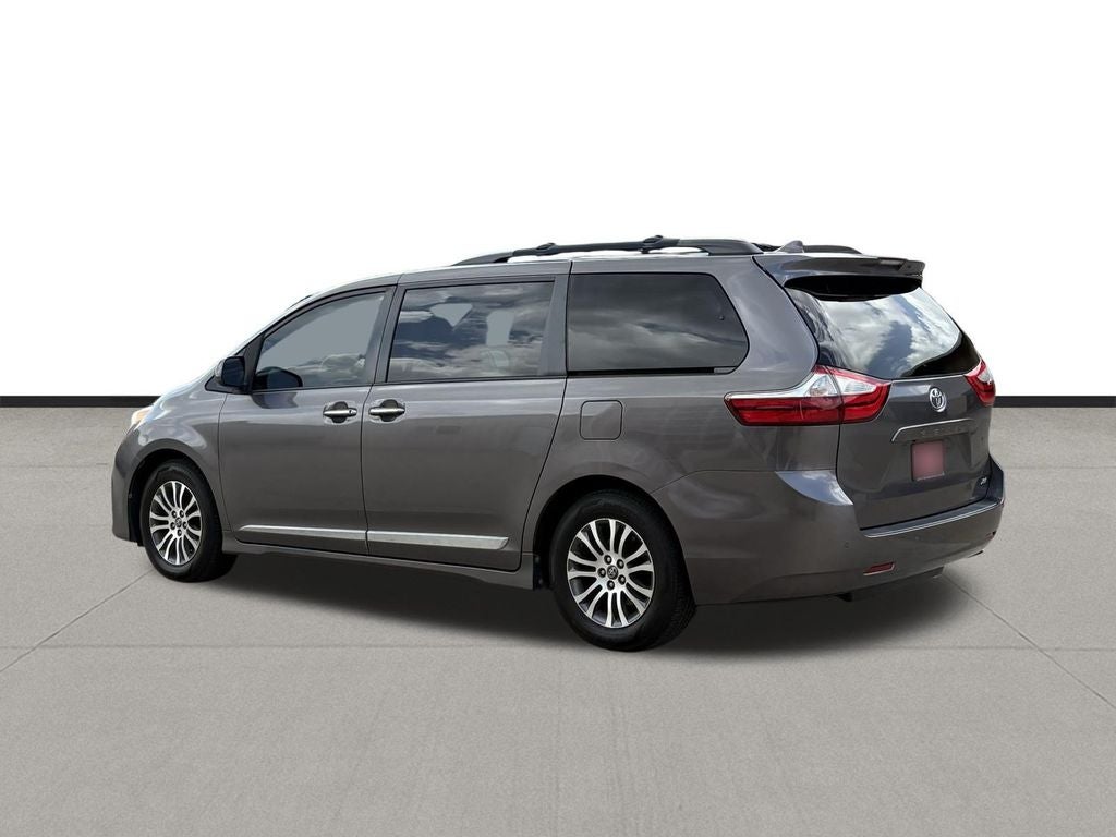 2019 Toyota Sienna XLE 8 Passenger