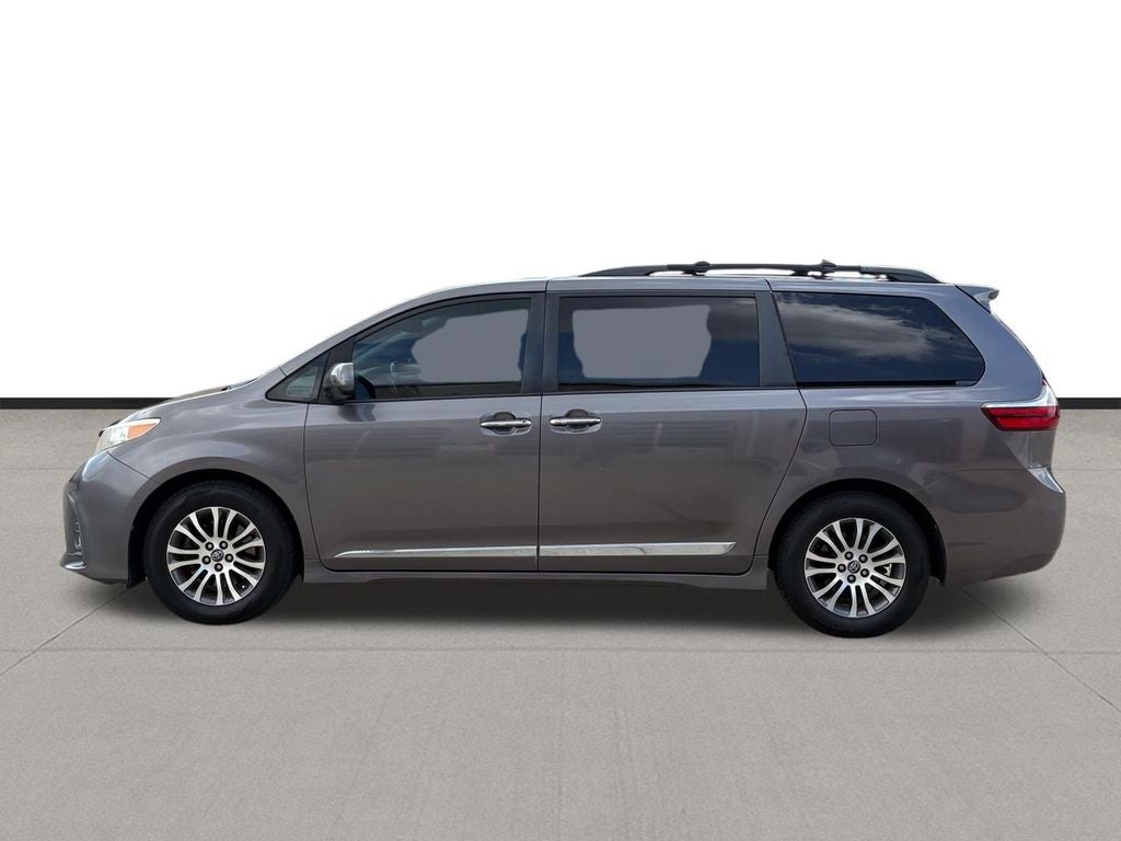 2019 Toyota Sienna XLE 8 Passenger