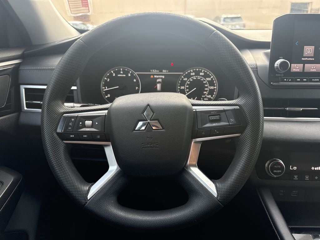 2022 Mitsubishi Outlander ES