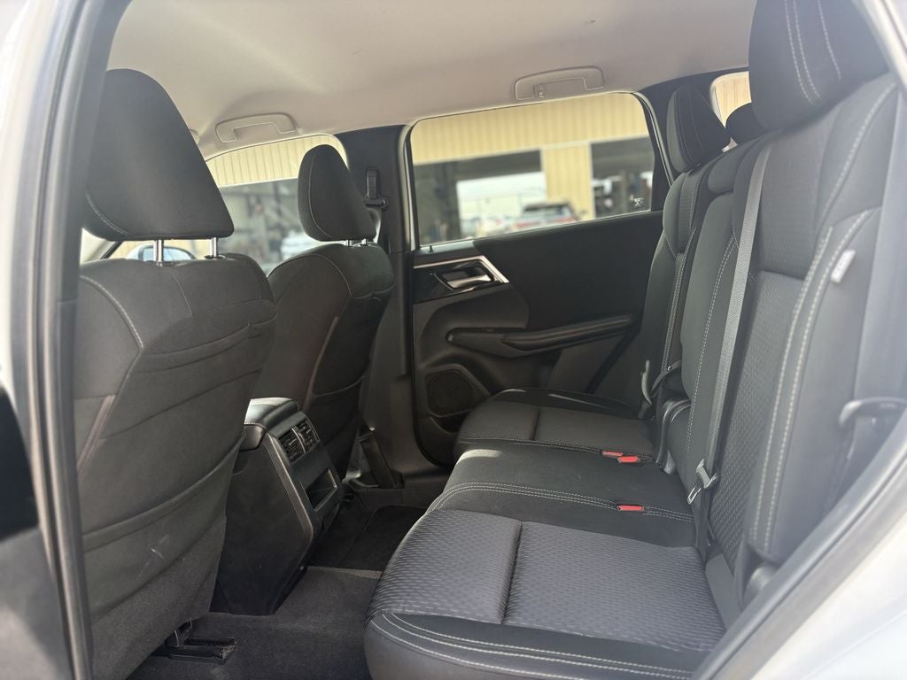 2022 Mitsubishi Outlander ES