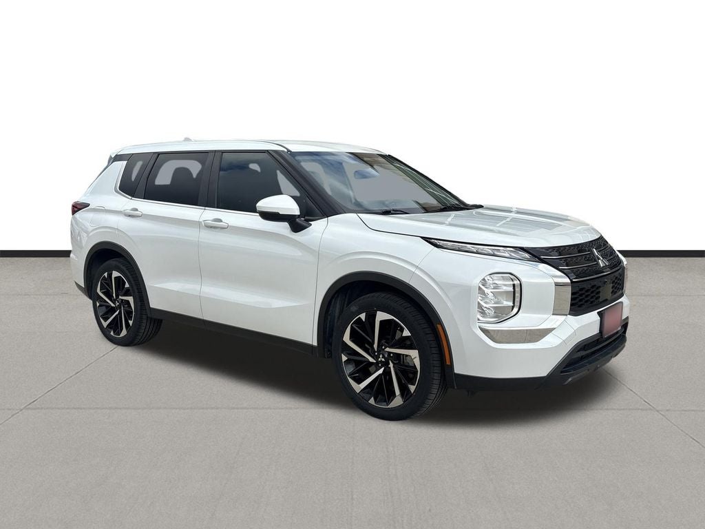2022 Mitsubishi Outlander ES