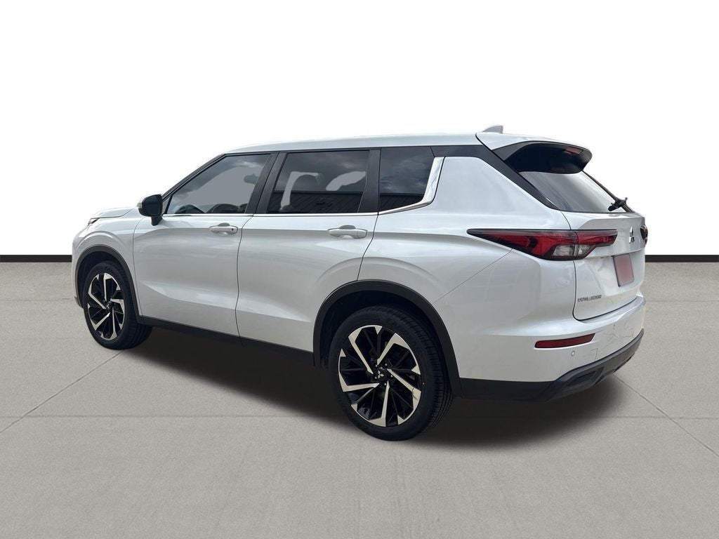 2022 Mitsubishi Outlander ES