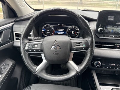 2022 Mitsubishi Outlander SE