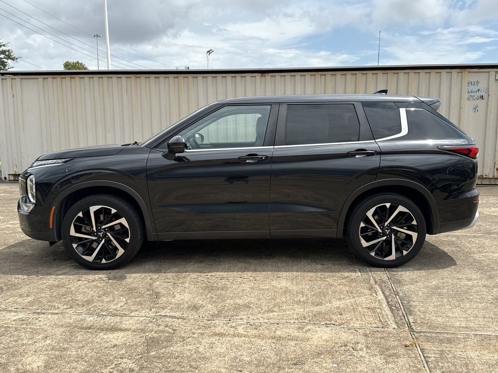 2022 Mitsubishi Outlander SE