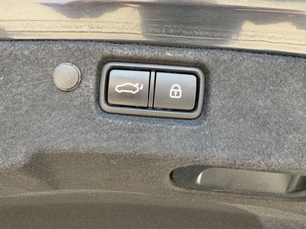 2018 Kia Cadenza Limited