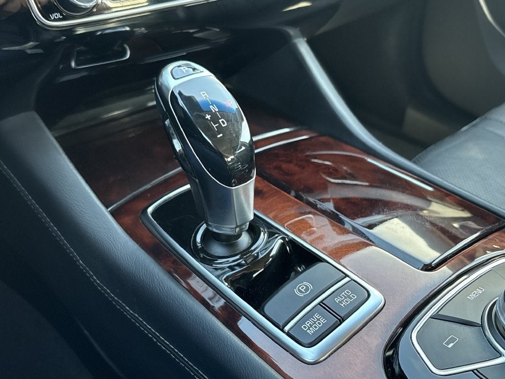 2015 Kia K900 Luxury