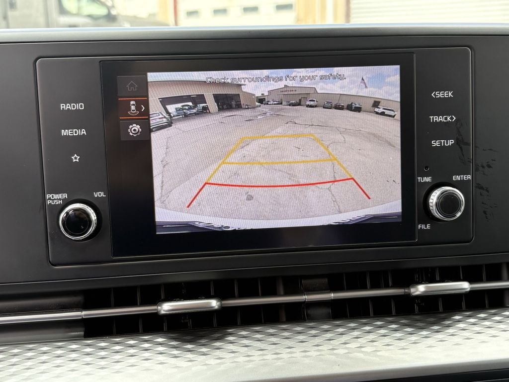 2024 Kia Carnival LX