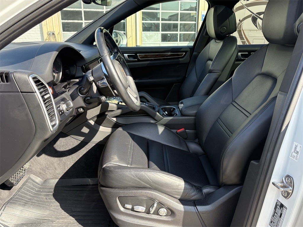 2021 Porsche Cayenne Base