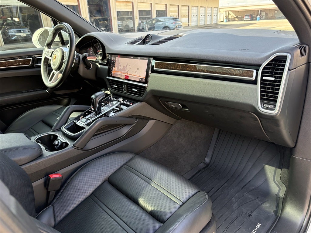 2021 Porsche Cayenne Base