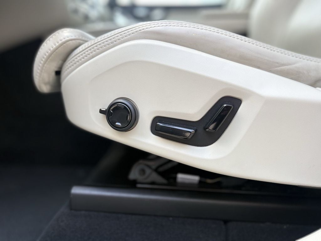 2022 Volvo XC60 B6 Inscription