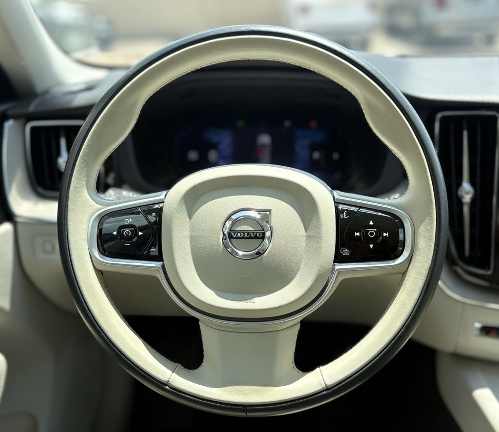 2022 Volvo XC60 B6 Inscription