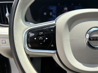 2022 Volvo XC60 B6 Inscription