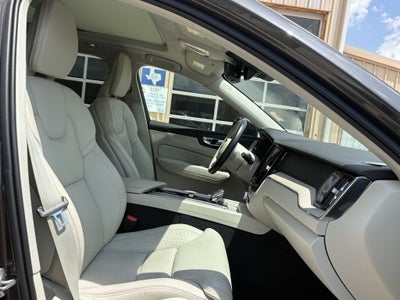 2022 Volvo XC60 B6 Inscription