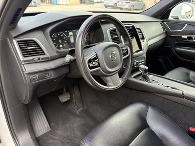 2020 Volvo XC90 T5 Momentum