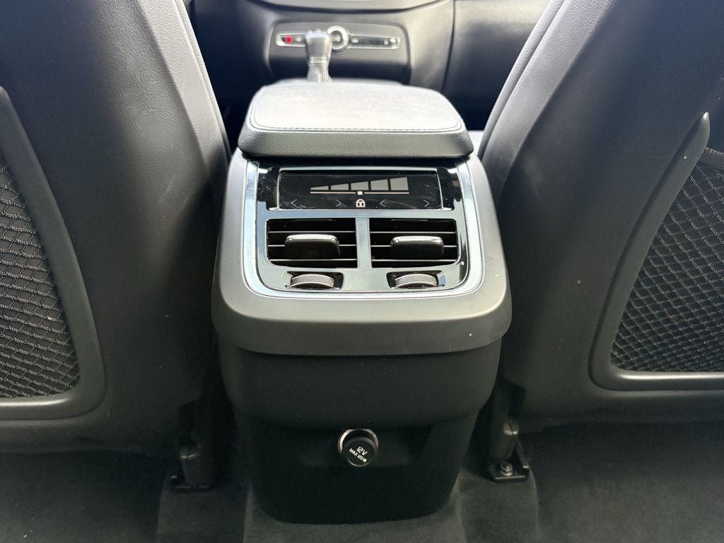 2020 Volvo XC90 T5 Momentum