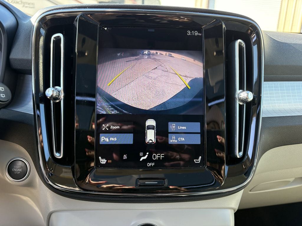 2021 Volvo XC40 Momentum