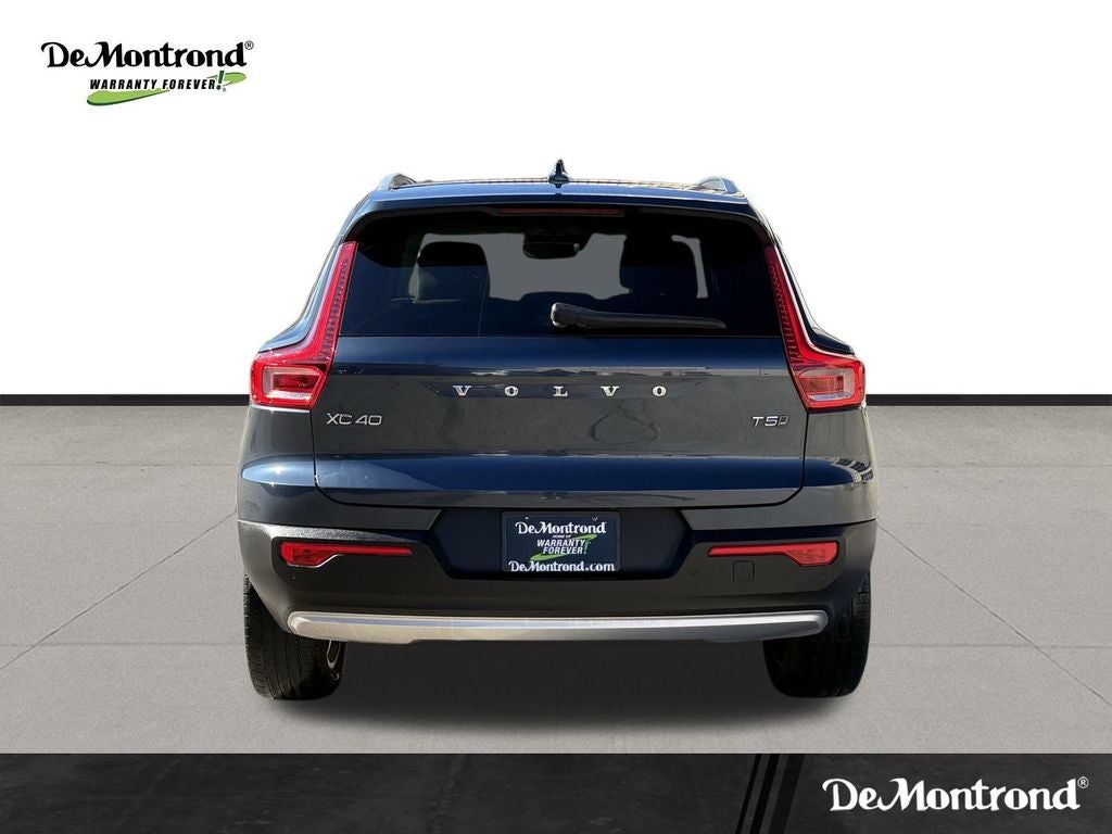 2021 Volvo XC40 Momentum