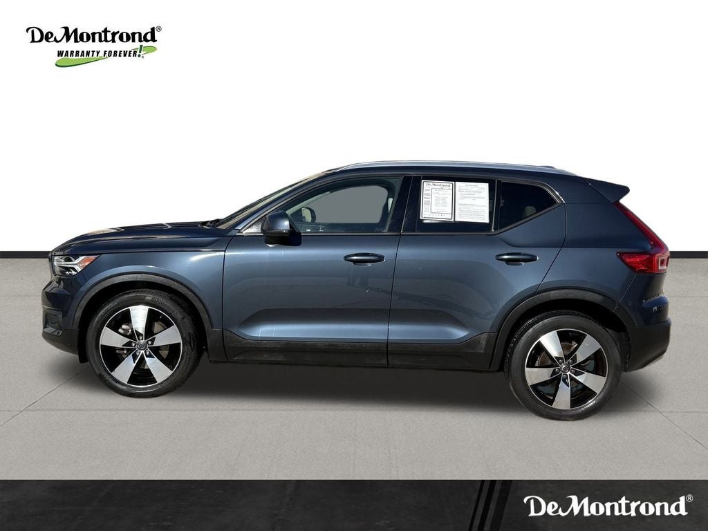 2021 Volvo XC40 Momentum