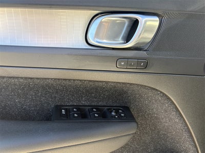 2020 Volvo XC40 Momentum