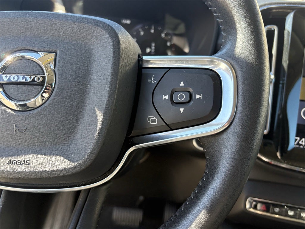 2020 Volvo XC40 Momentum