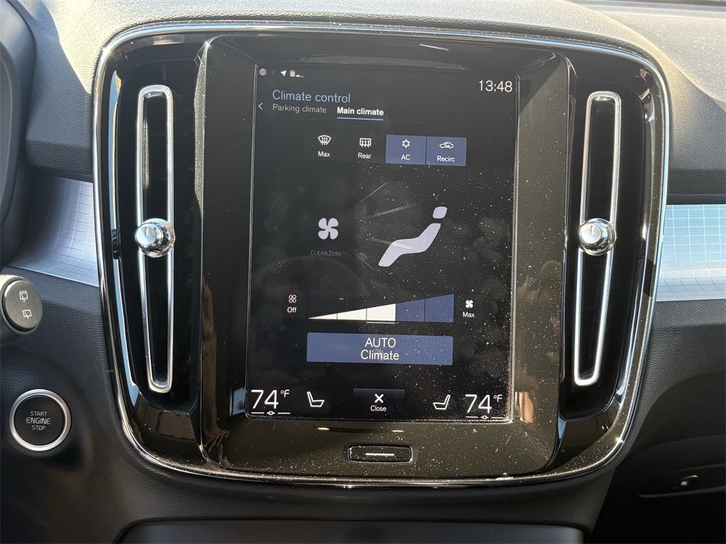 2020 Volvo XC40 Momentum