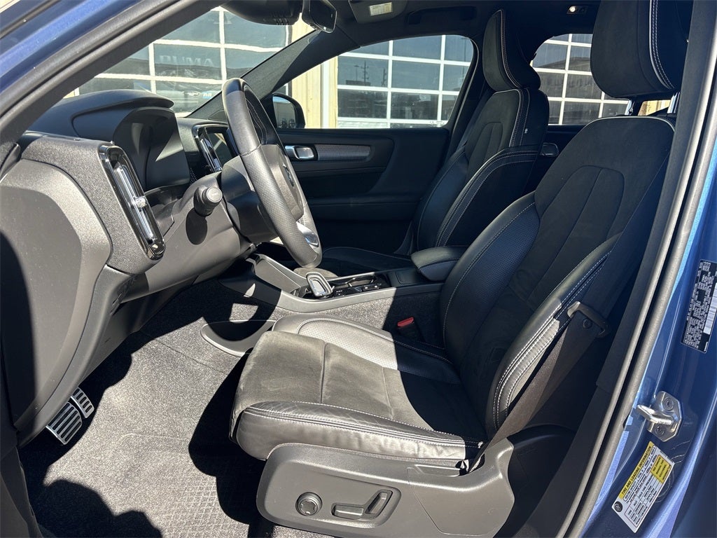 2021 Volvo XC40 R-Design