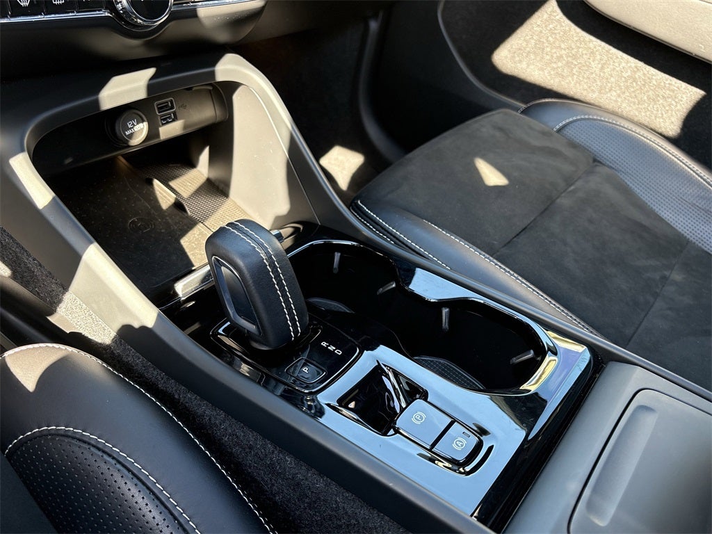 2021 Volvo XC40 R-Design